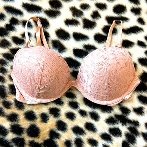NWT Nude Flower Lace Victoria’s Secret Push-Up Bra